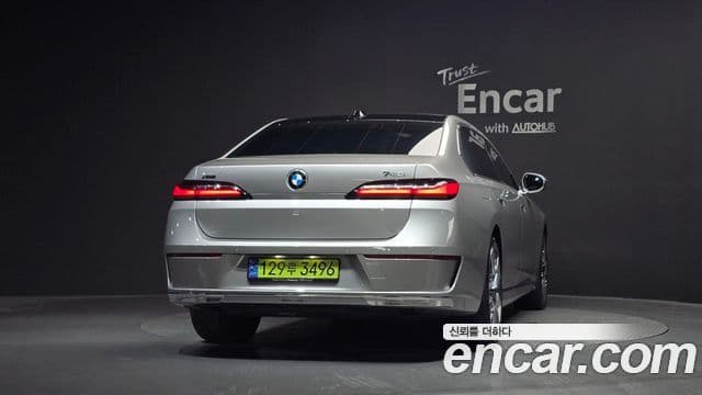 BMW 7 Series 2024 — ფოტო 4/20
