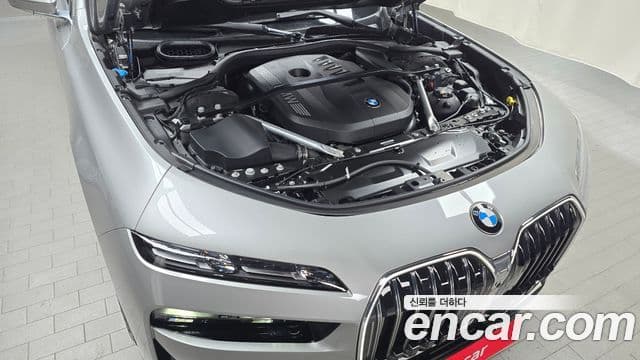 BMW 7 Series 2024 — ფოტო 6/20