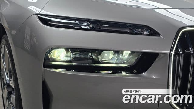 BMW 7 Series 2024 — Photo 11/32