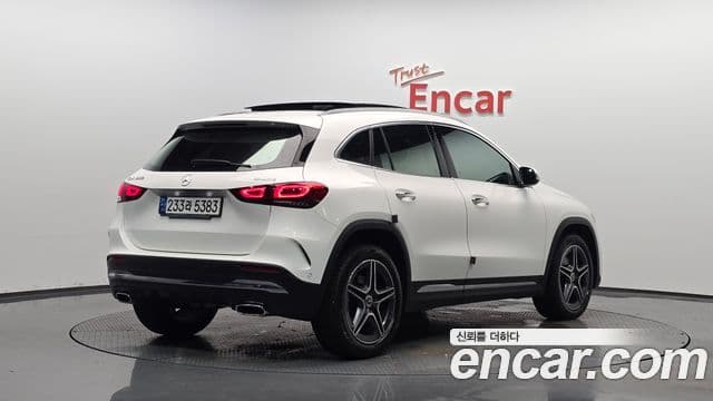Mercedes-Benz GLA-Class 2020 — ფოტო 2/20