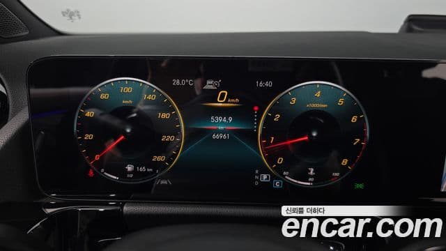 Mercedes-Benz GLA-Class 2020 — ფოტო 8/20