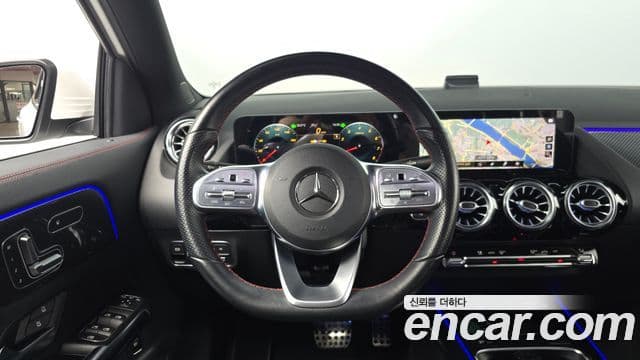 Mercedes-Benz GLA-Class 2020 — ფოტო 14/20
