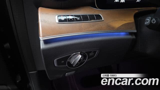 Mercedes-Benz E-Class 2020 — Şəkil 19/20
