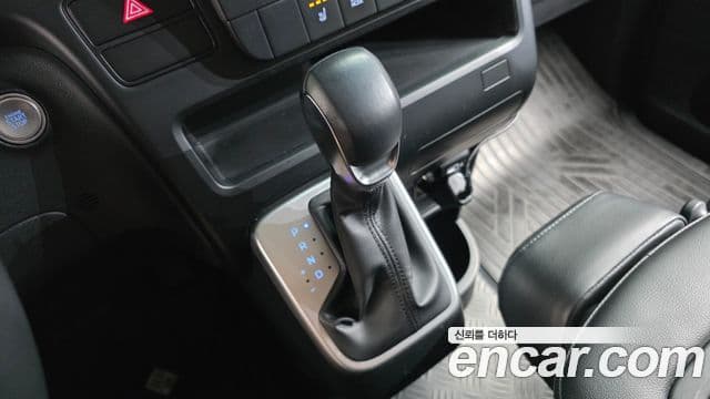 Hyundai Staria 2021 — Фото 9/20