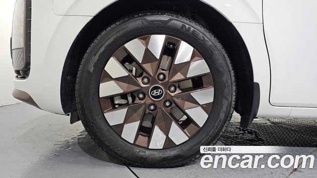 Hyundai Staria 2024 — ფოტო 5/20