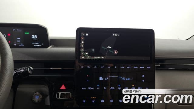 Hyundai Staria 2024 — ფოტო 15/20