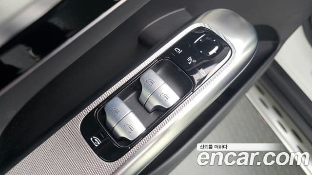 Mercedes-Benz GLC-Class 2024 — Şəkil 10/33