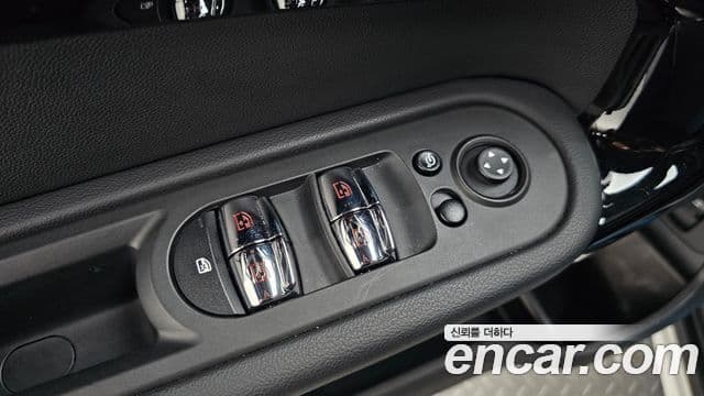 Mini Cooper Countryman 2023 — фото 19 из 20