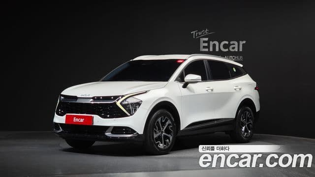 Kia Sportage 2023 — Фото 1/20