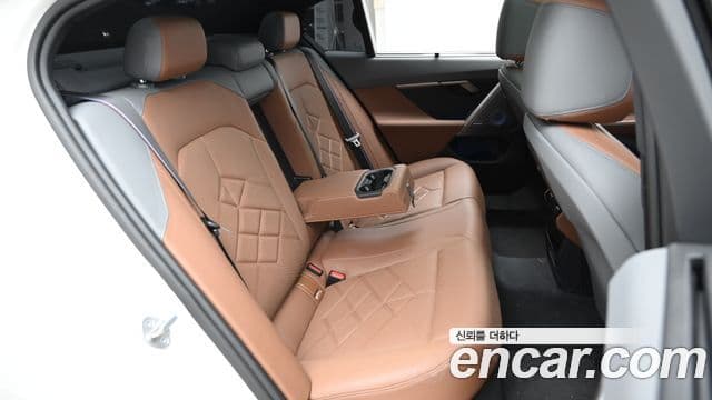 BMW i5 2023 — Photo 2/20