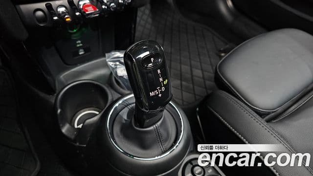 Mini Cooper 2020 — ფოტო 9/20