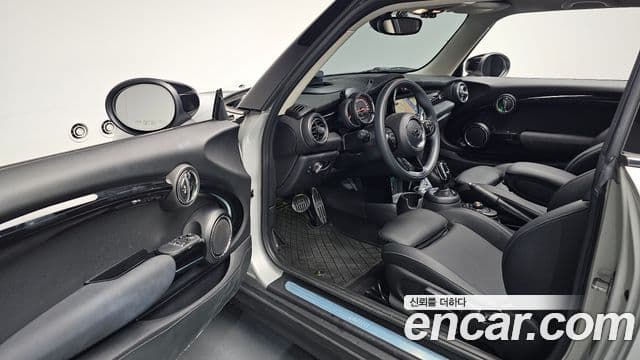 Mini Cooper 2020 — ფოტო 10/20