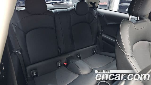 Mini Cooper 2020 — ფოტო 13/20