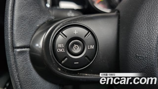 Mini Cooper 2020 — ფოტო 17/20