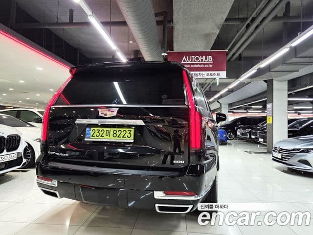 Cadillac Escalade 2025 — Photo 14/20