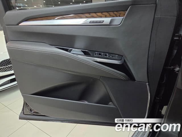 Cadillac Escalade 2025 — ფოტო 6/20