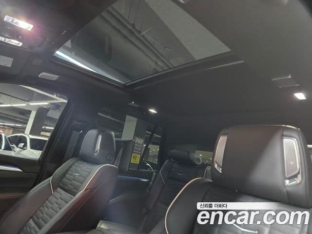 Cadillac Escalade 2025 — ფოტო 19/20