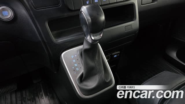 Hyundai Staria 2022 — Фото 9/20