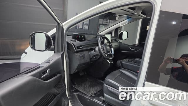 Hyundai Staria 2022 — Фото 10/20