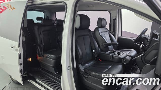 Hyundai Staria 2022 — Фото 12/20