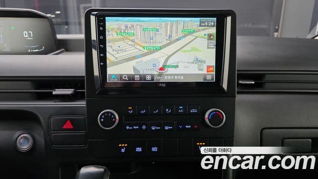 Hyundai Staria 2022 — Фото 18/20