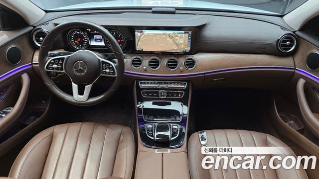 Mercedes-Benz E-Class 2019 — ფოტო 7/20
