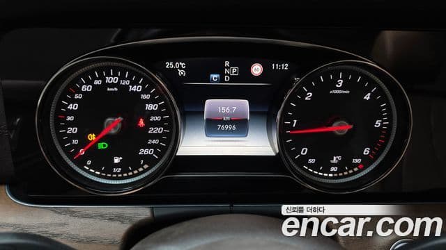 Mercedes-Benz E-Class 2019 — ფოტო 8/20