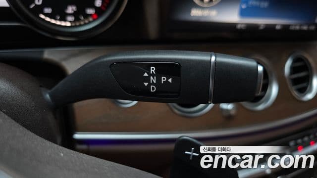 Mercedes-Benz E-Class 2019 — фото 9 из 20