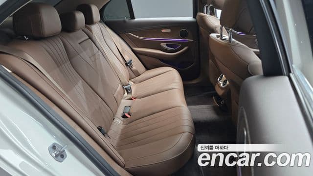 Mercedes-Benz E-Class 2019 — ფოტო 11/20