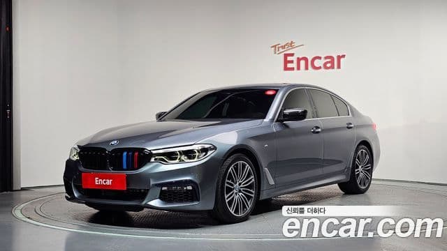 BMW 5 Series 2018 — Şəkil 1/20