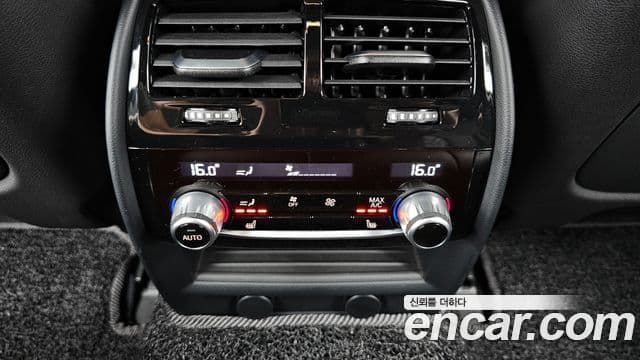BMW 5 Series 2018 — Şəkil 18/20