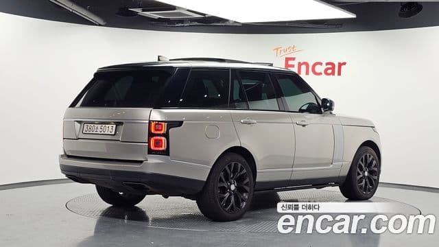 Land Rover Range Rover 2018 — Photo 13/20