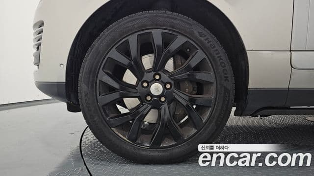 Land Rover Range Rover 2018 — Photo 3/20