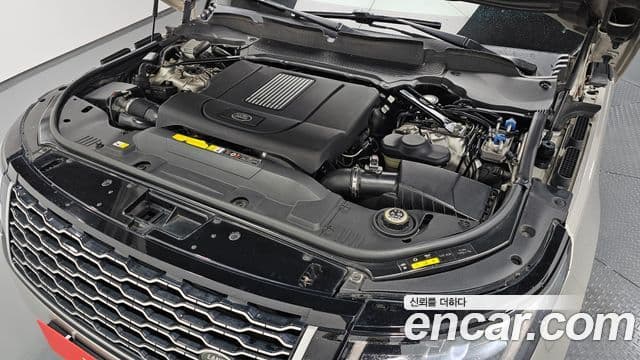 Land Rover Range Rover 2018 — Photo 18/20