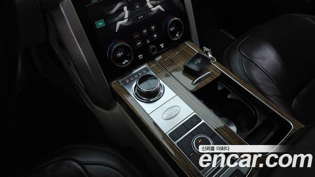 Land Rover Range Rover 2018 — Photo 8/20