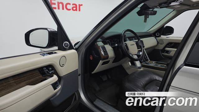 Land Rover Range Rover 2018 — Photo 10/20