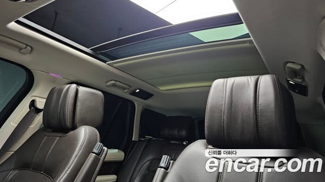 Land Rover Range Rover 2018 — Photo 12/20