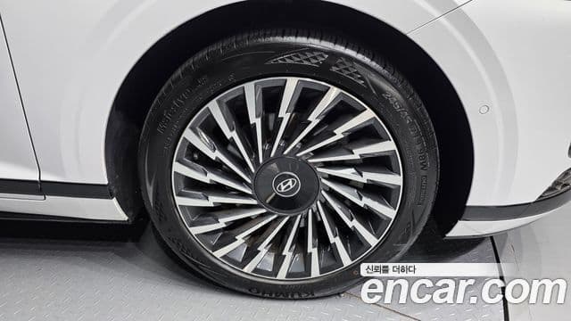 Hyundai Grandeur Hybrid 2025 — ფოტო 27/38