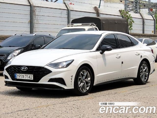 Hyundai Sonata 2022 — Фото 1/20