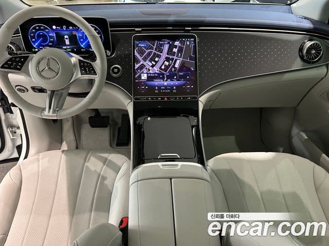 Mercedes-Benz EQE SUV 2026 — Photo 14/17