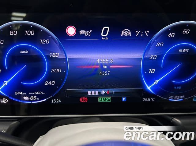 Mercedes-Benz EQE SUV 2026 — Photo 10/17