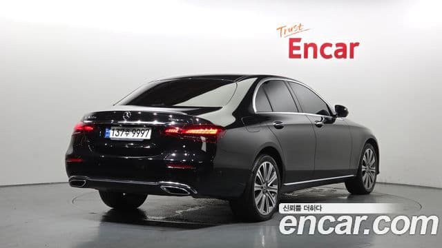 Mercedes-Benz E-Class 2023 — ფოტო 2/20