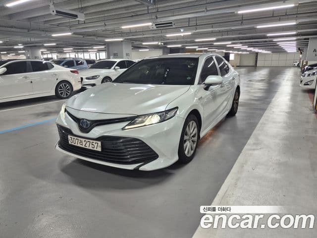 Toyota Camry 2019 — Şəkil 10/16
