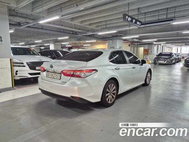 Toyota Camry 2019 — Şəkil 6/16