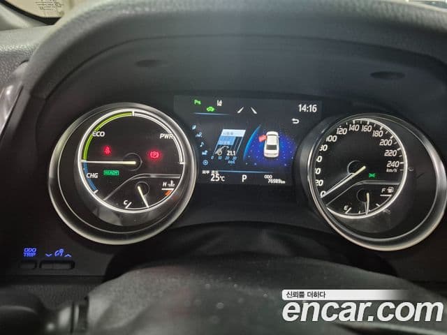 Toyota Camry 2019 — Şəkil 12/16