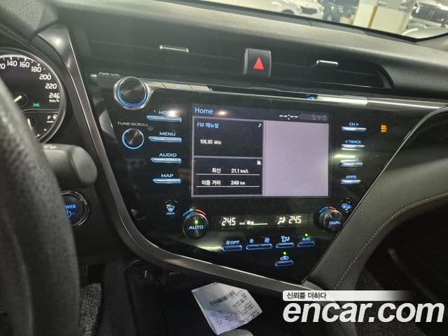 Toyota Camry 2019 — Şəkil 16/16