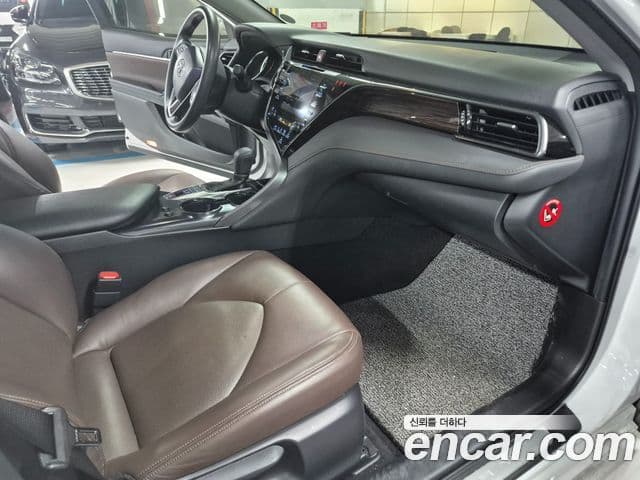 Toyota Camry 2019 — Şəkil 4/16