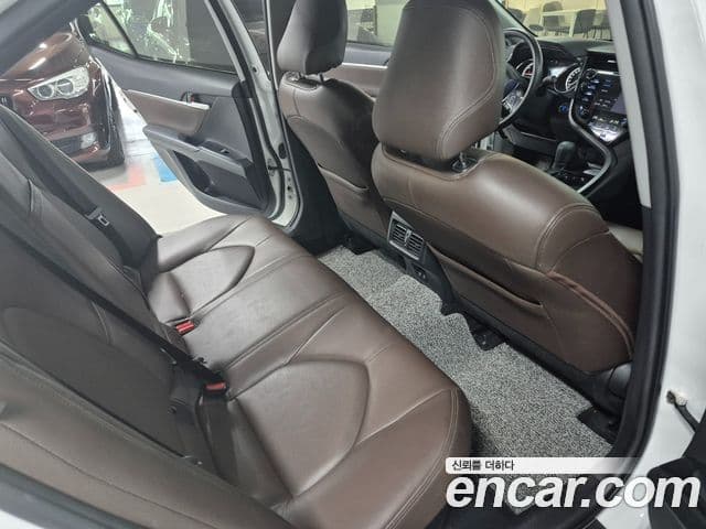 Toyota Camry 2019 — Şəkil 3/16