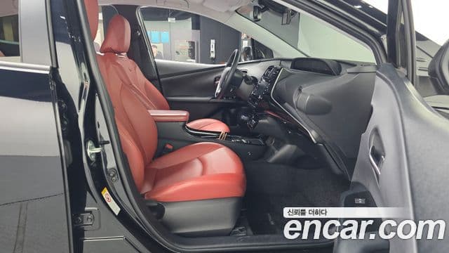 Toyota Prius 2021 — Şəkil 11/20