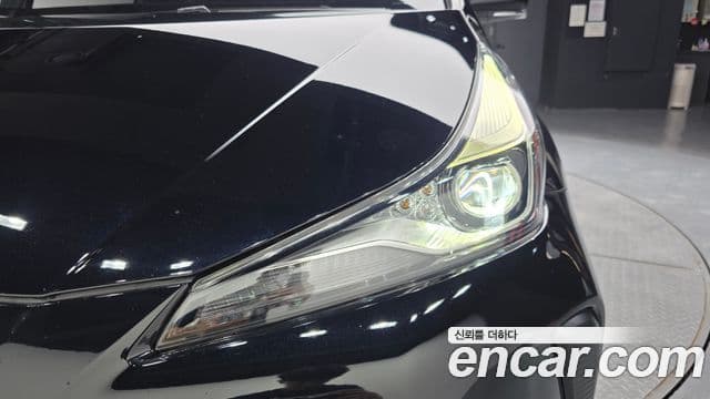 Toyota Prius 2021 — Photo 19/31